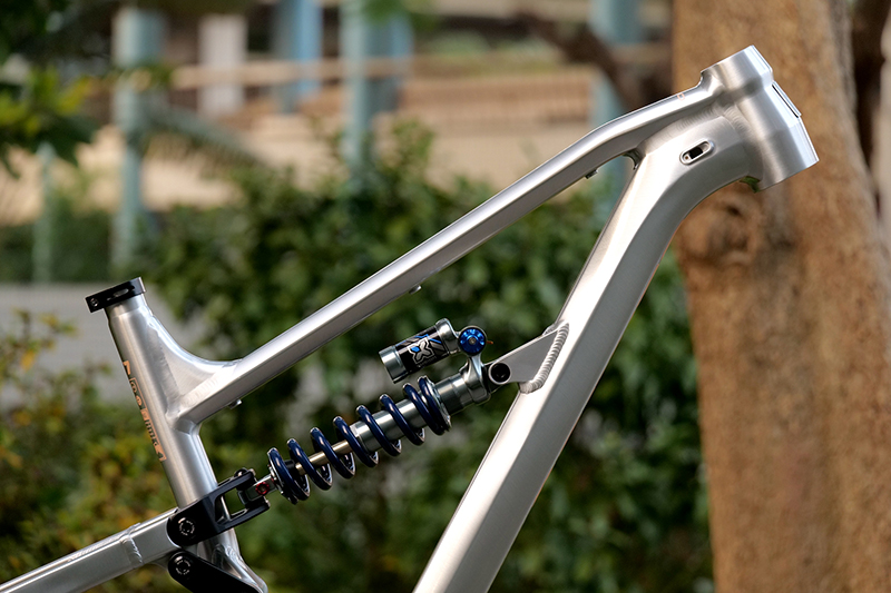 Softtail fietsframe van alumin - Mountain Biking In The Uk recensie en prijs